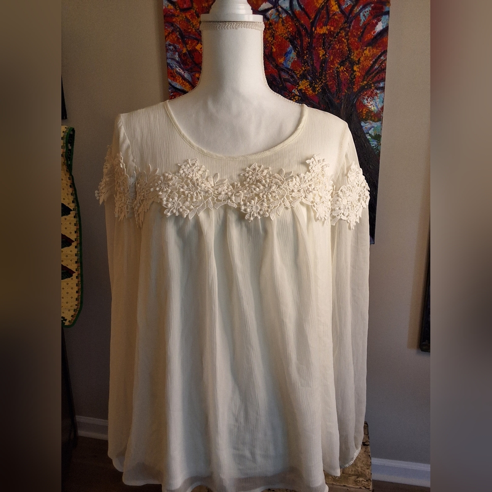 LC Lauren Conrad Cream Lace Trim Peasant Blouse